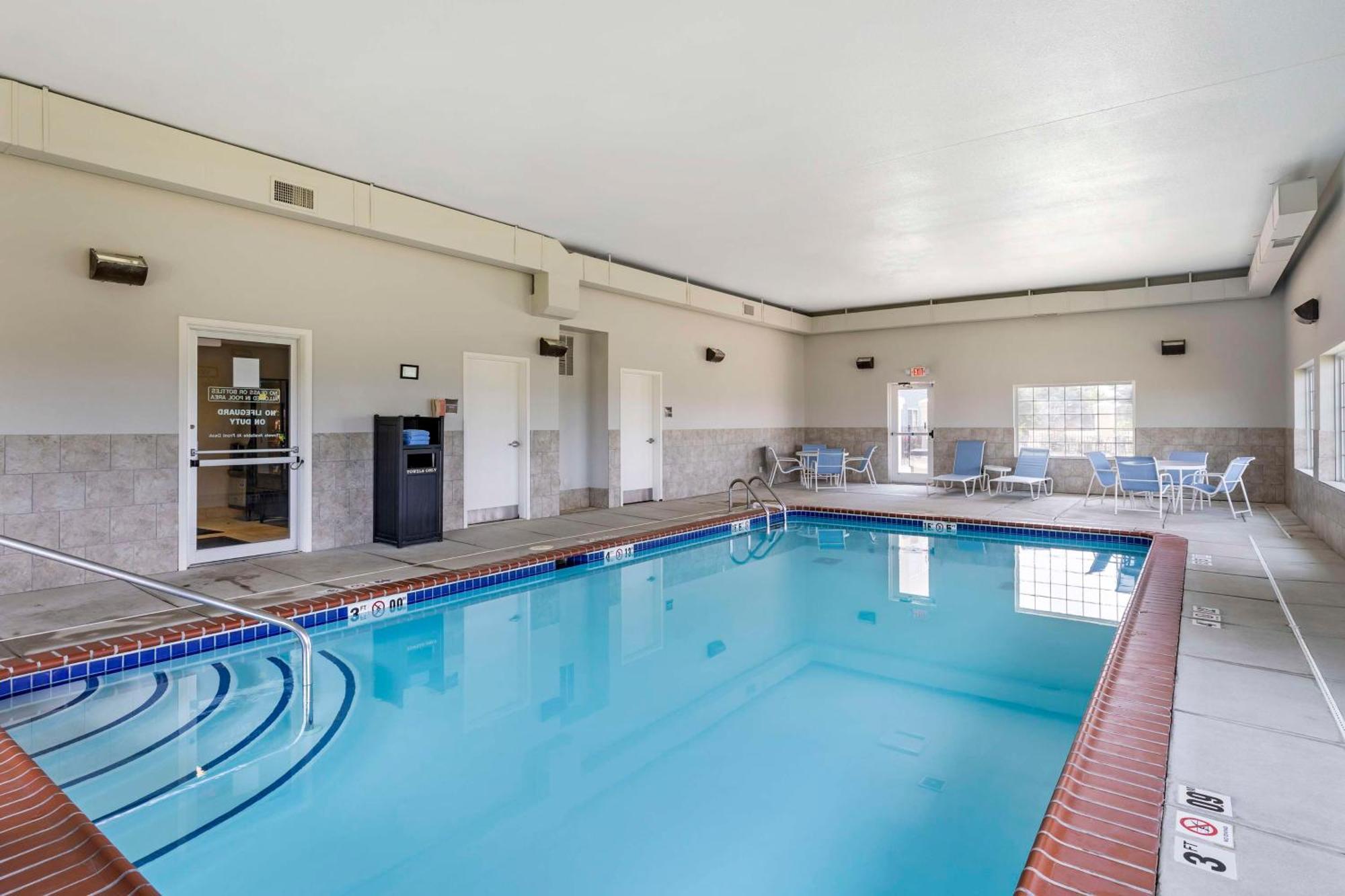Best Western Plus MidAmerica Hotel Mascoutah Esterno foto